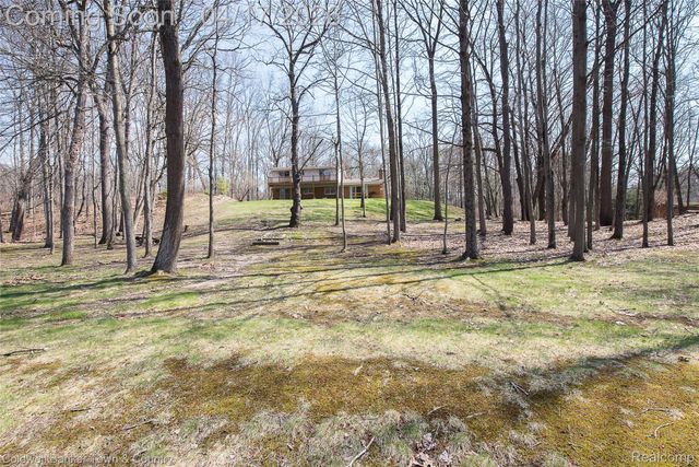 3520 S Hill Road, Milford Village, MI 48381