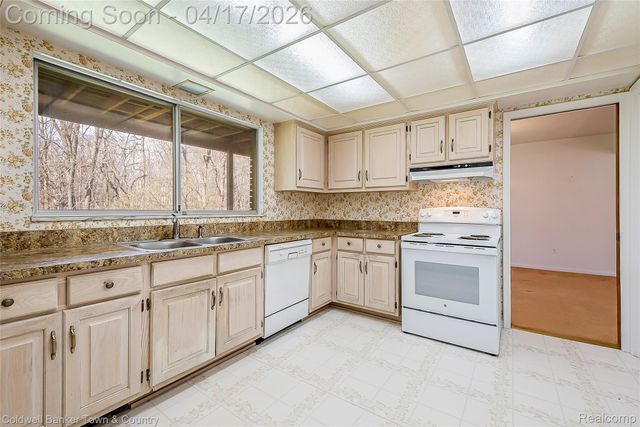 3520 S Hill Road, Milford Village, MI 48381