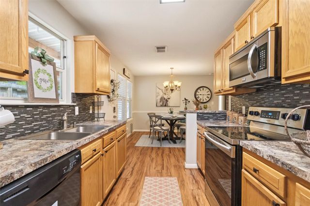 11095 Royal Forest Drive, Conroe, TX 77303