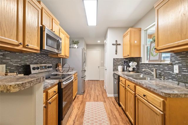 11095 Royal Forest Drive, Conroe, TX 77303