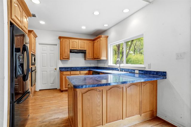 950 E Oak Shores Drive, Cross Roads, TX 76227