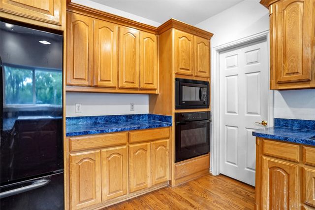 950 E Oak Shores Drive, Cross Roads, TX 76227