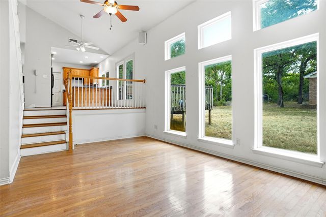 950 E Oak Shores Drive, Cross Roads, TX 76227