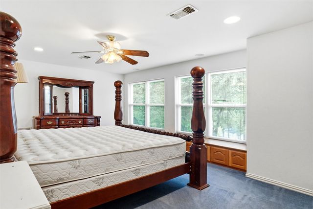 950 E Oak Shores Drive, Cross Roads, TX 76227