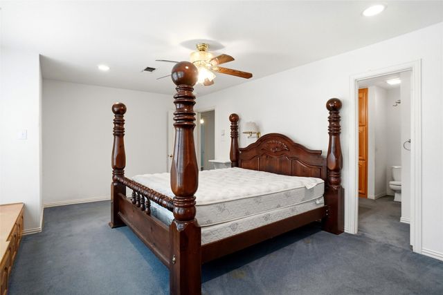 950 E Oak Shores Drive, Cross Roads, TX 76227