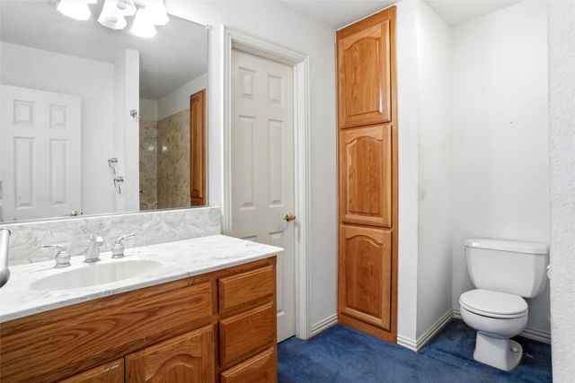 950 E Oak Shores Drive, Cross Roads, TX 76227