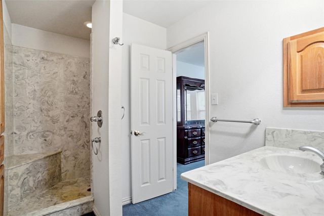 950 E Oak Shores Drive, Cross Roads, TX 76227