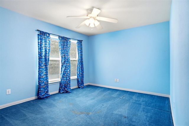 950 E Oak Shores Drive, Cross Roads, TX 76227