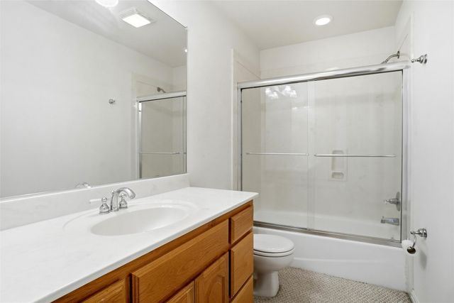 950 E Oak Shores Drive, Cross Roads, TX 76227