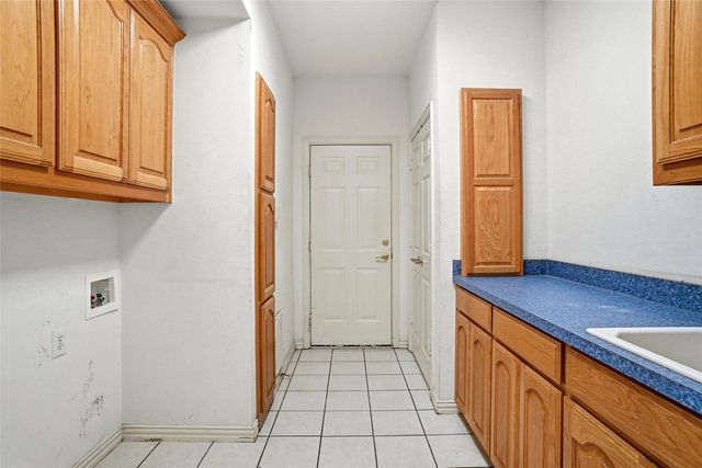 950 E Oak Shores Drive, Cross Roads, TX 76227