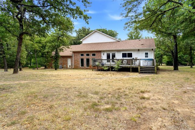 950 E Oak Shores Drive, Cross Roads, TX 76227