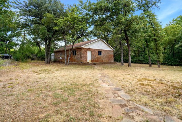950 E Oak Shores Drive, Cross Roads, TX 76227