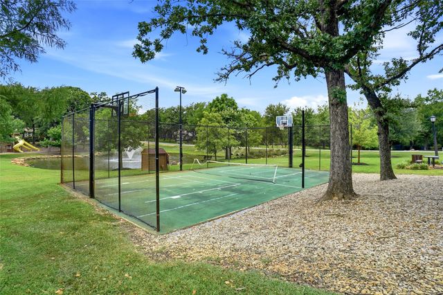 950 E Oak Shores Drive, Cross Roads, TX 76227