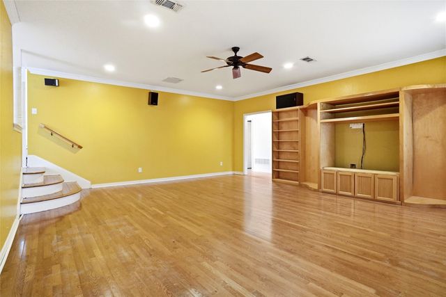 950 E Oak Shores Drive, Cross Roads, TX 76227
