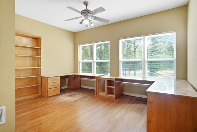 950 E Oak Shores Drive, Cross Roads, TX 76227