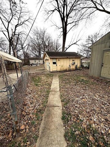 1115 Dakota Street, Leavenworth, KS 66048