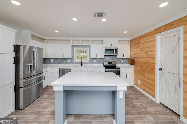595 Barnetts Bridge Road, Jackson, GA 30233