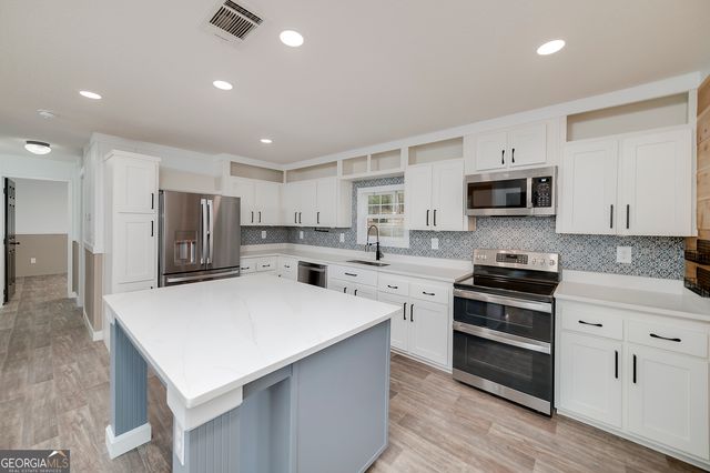 595 Barnetts Bridge Road, Jackson, GA 30233
