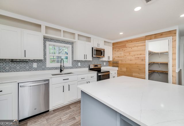 595 Barnetts Bridge Road, Jackson, GA 30233
