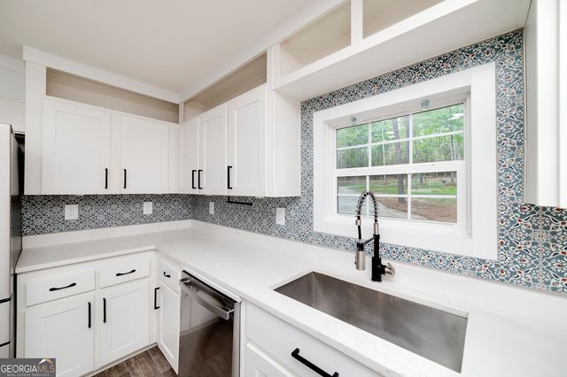 595 Barnetts Bridge Road, Jackson, GA 30233