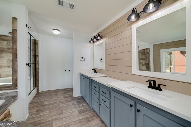 595 Barnetts Bridge Road, Jackson, GA 30233