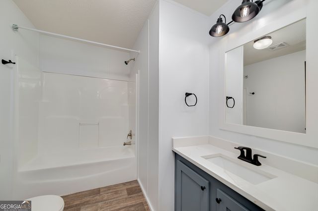 595 Barnetts Bridge Road, Jackson, GA 30233
