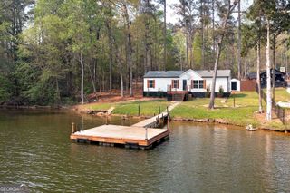 595 Barnetts Bridge Road, Jackson, GA 30233