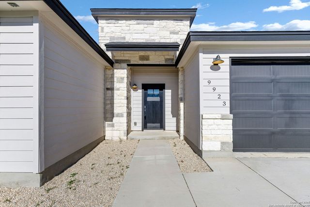 9923 Loma Alta, Converse, TX 78109