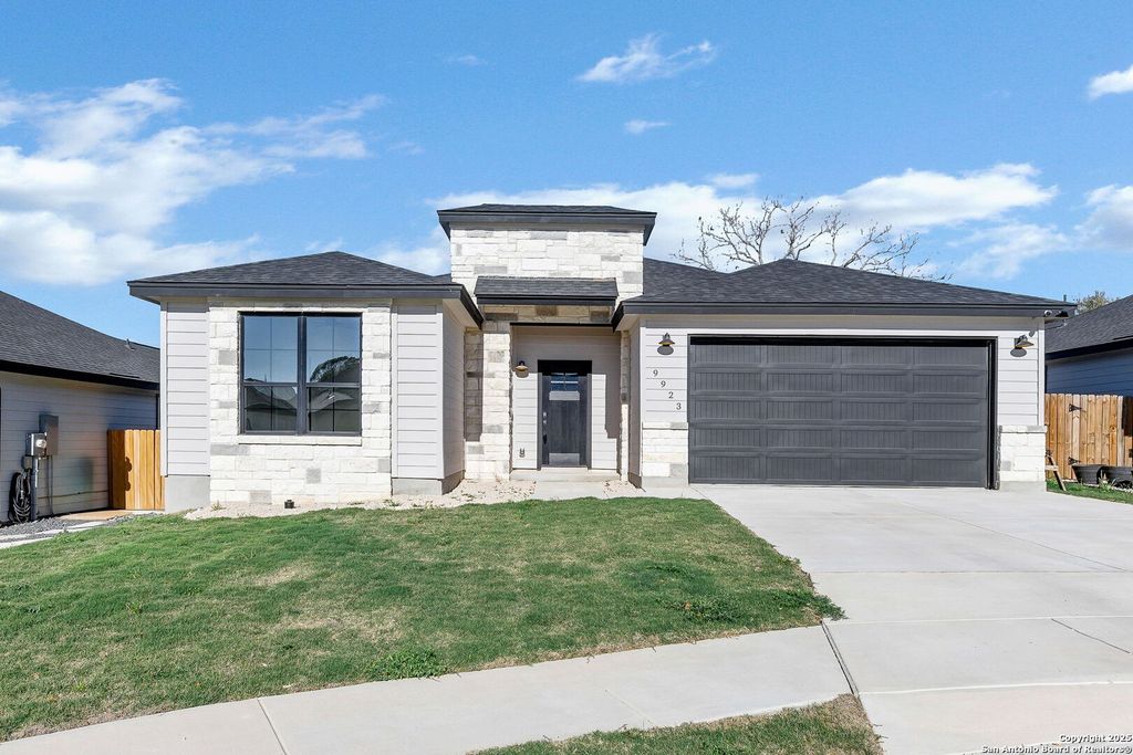 9923 Loma Alta, Converse, TX 78109
