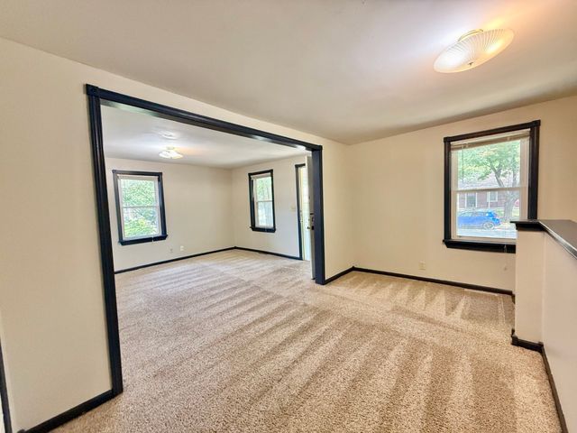 711 E Bloomington Street, Iowa City, IA 52245