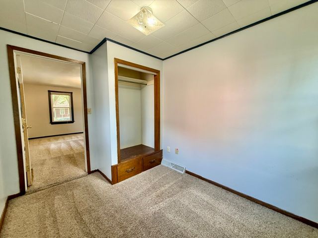 711 E Bloomington Street, Iowa City, IA 52245