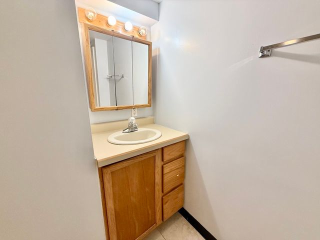 711 E Bloomington Street, Iowa City, IA 52245