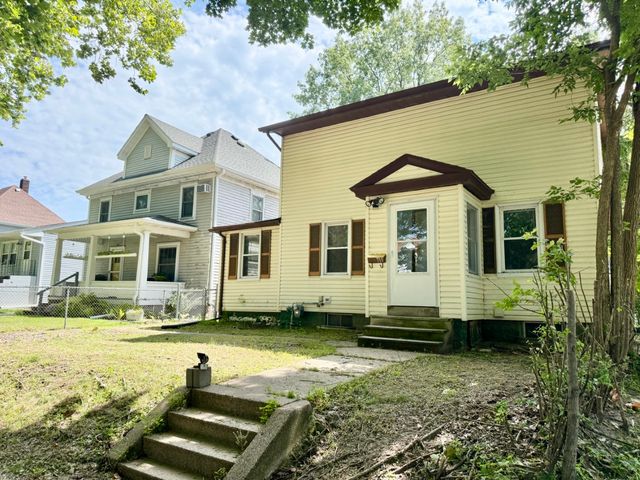 711 E Bloomington Street, Iowa City, IA 52245