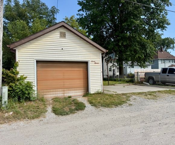 711 E Bloomington Street, Iowa City, IA 52245