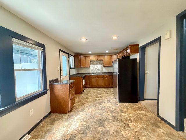 711 E Bloomington Street, Iowa City, IA 52245