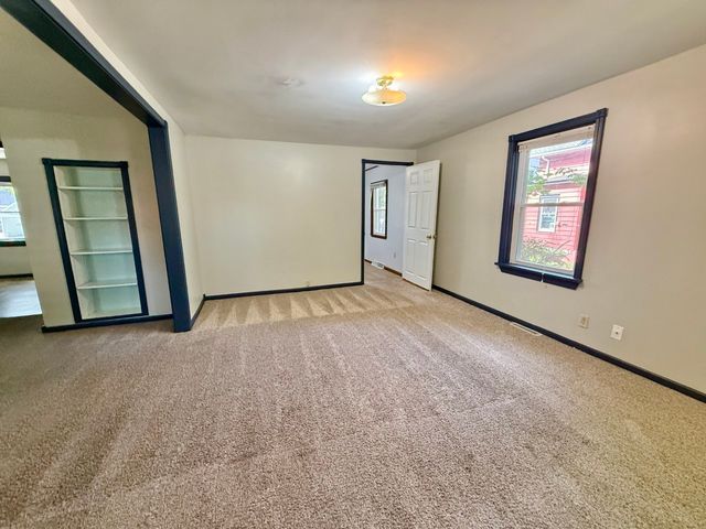 711 E Bloomington Street, Iowa City, IA 52245