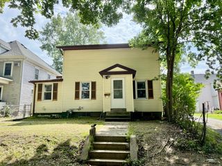 711 E Bloomington Street, Iowa City, IA 52245