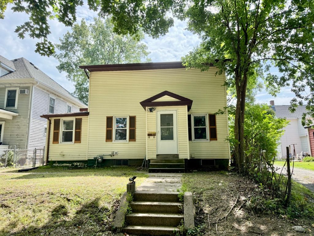 711 E Bloomington Street, Iowa City, IA 52245