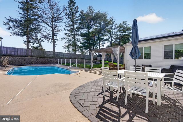 73 WESTMINSTER DR, Voorhees, NJ 08043