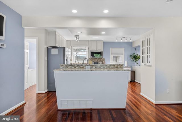 73 WESTMINSTER DR, Voorhees, NJ 08043