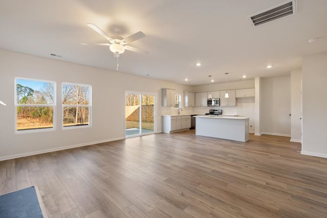 12065 Lansbury Drive, Inman, SC 29349