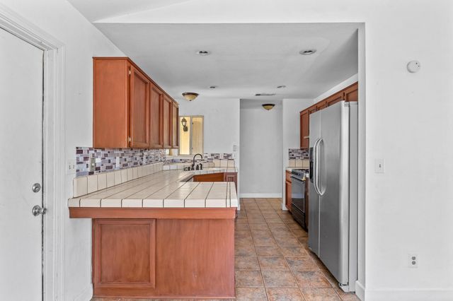 1851 S Irwin Street, Tulare, CA 93274