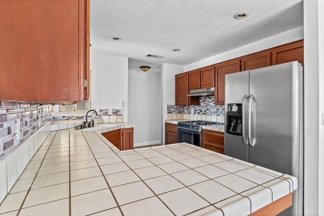 1851 S Irwin Street, Tulare, CA 93274