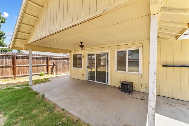 1851 S Irwin Street, Tulare, CA 93274