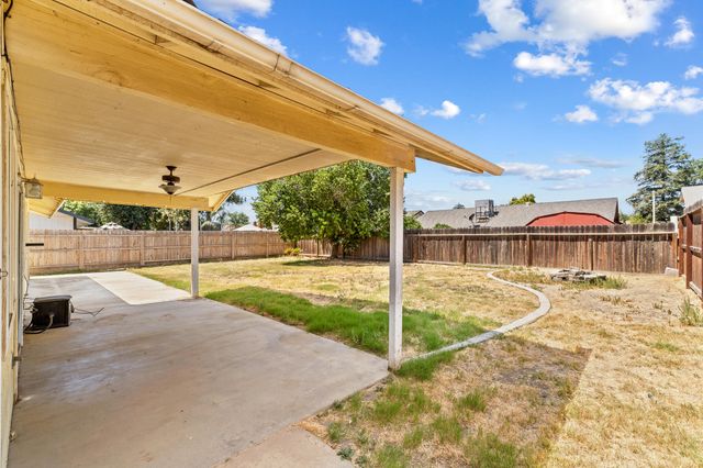 1851 S Irwin Street, Tulare, CA 93274