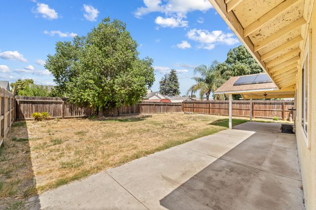 1851 S Irwin Street, Tulare, CA 93274