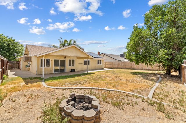 1851 S Irwin Street, Tulare, CA 93274