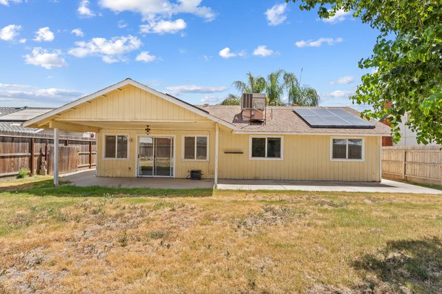 1851 S Irwin Street, Tulare, CA 93274
