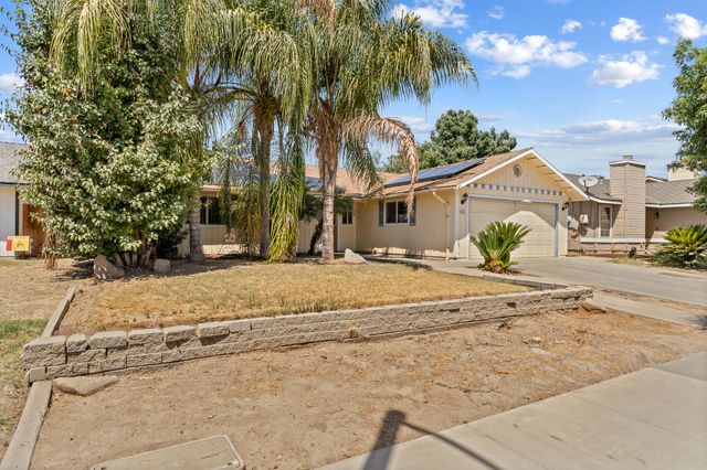 1851 S Irwin Street, Tulare, CA 93274