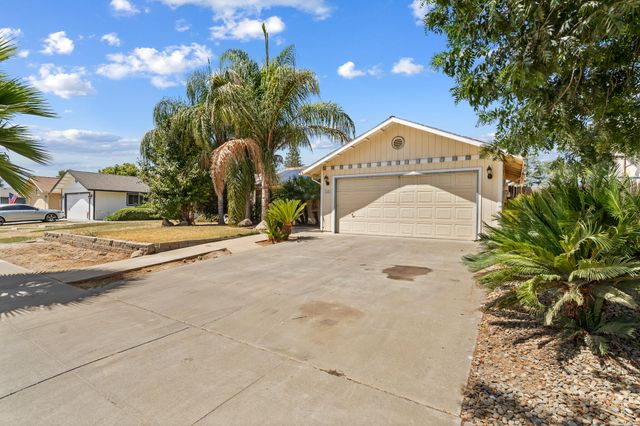 1851 S Irwin Street, Tulare, CA 93274